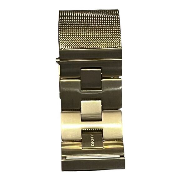 DKNY Women's Square Dial Steel Mesh Gold-Tone Watch NY4551 EUC - Picture 3 of 5